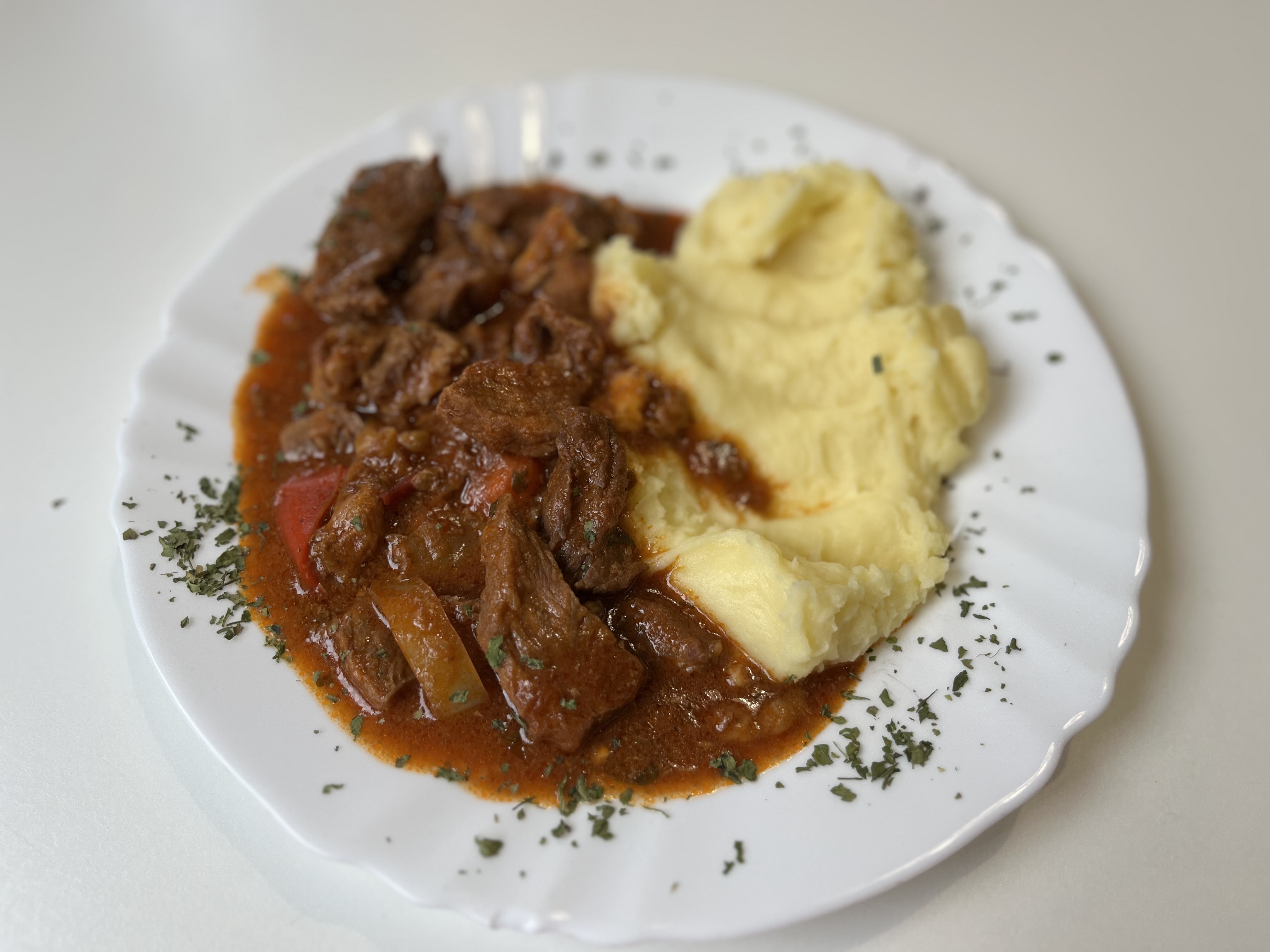 Juneći gulaš